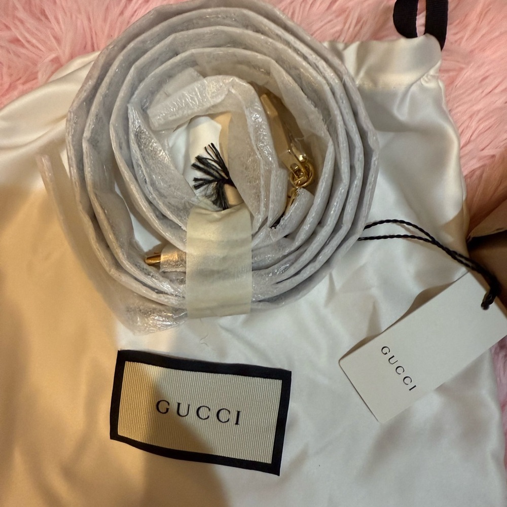 Gucci White and Gold Belt
